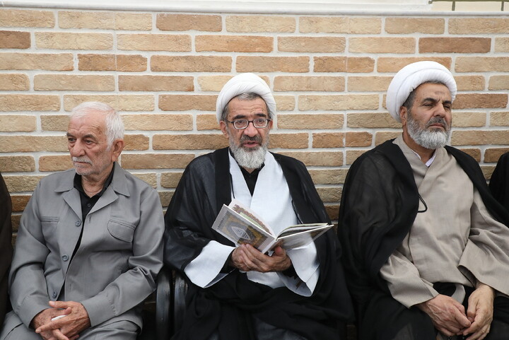 حضور مراجع، علما و شخصیت های حوزوی در دفتر مرحوم آیت‌الله العظمی شبیری زنجانی برای عرض تسلیت