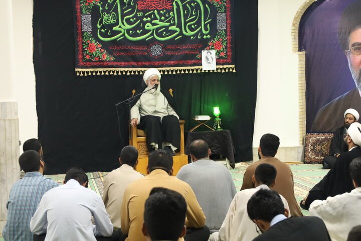 تصاویر/ مراسم ارتحال حضرت آیت الله العظمی شبیری زنجانی در مدرسه علمیه النبی ص بندرعباس