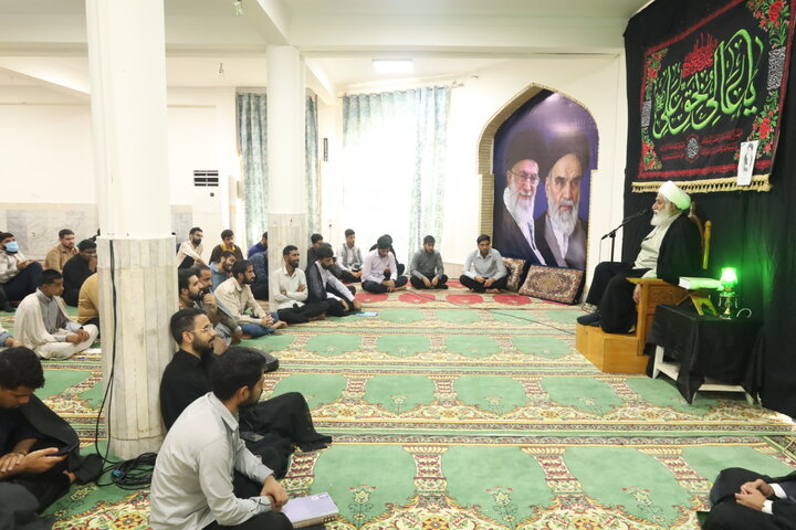 تصاویر/ مراسم ارتحال حضرت آیت الله العظمی شبیری زنجانی در مدرسه علمیه النبی ص بندرعباس