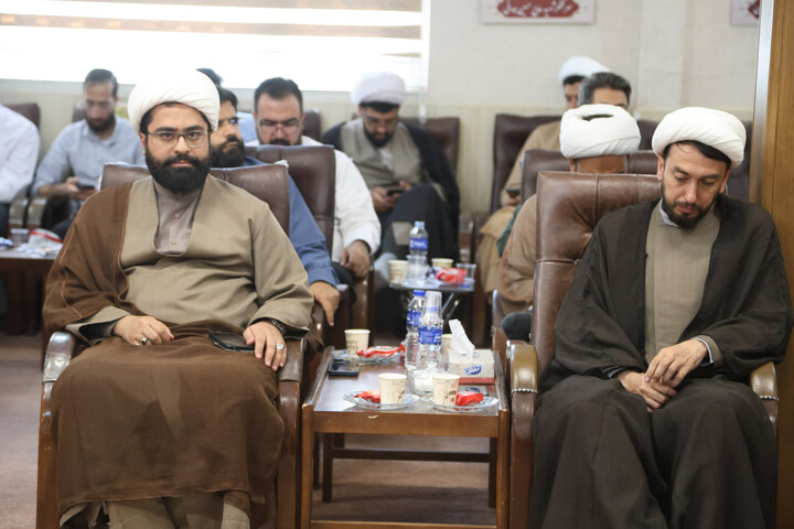 نشست روحانیون شاغل در آموزش و پرورش با امام جمعه همدان