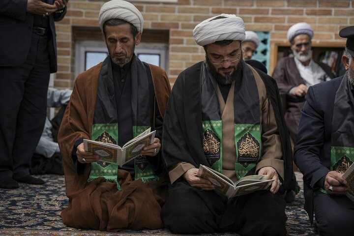 ابراز تسلیت خادمان حرم مطهر بانوی کرامت به بیت آیت‌الله شبیری زنجانی