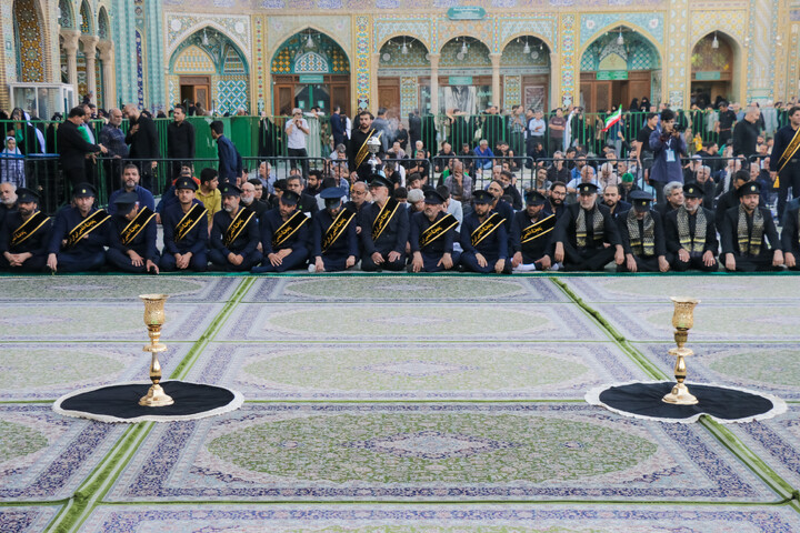 تصاویر/ مراسم تعویض پرچم گنبد حرم حضرت فاطمه معصومه(س) در شب وفات کریمه اهل بیت(ع)