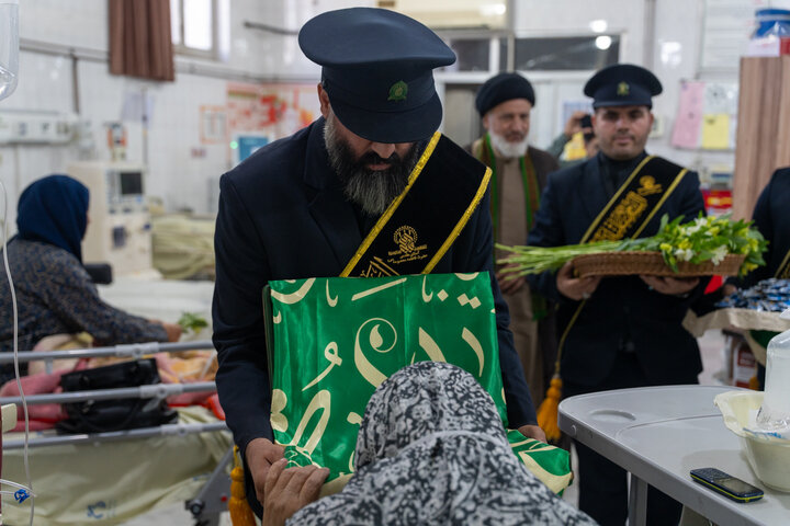 عیادت سفیران کریمه از بیماران بیمارستان‌های کامکار و کودکان حضرت معصومه (س)