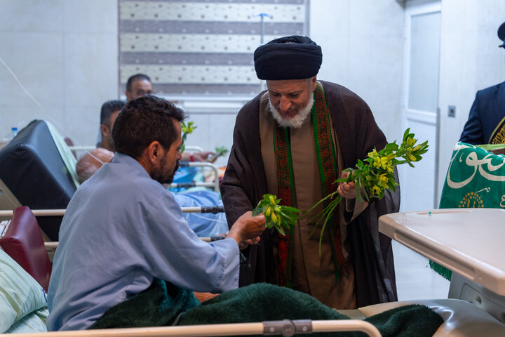عیادت سفیران کریمه از بیماران بیمارستان‌های کامکار و کودکان حضرت معصومه (س)