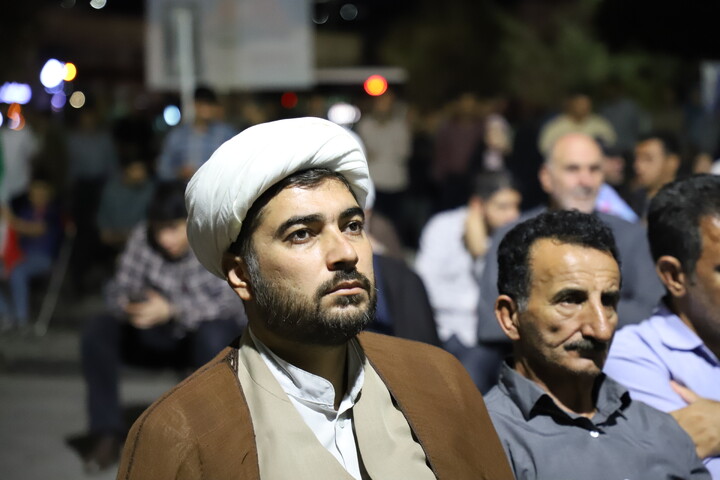 تصاویر/دویست و پنجمین شب میدان داری مردم سنندج با سخنرانی مدیر حوزه علمیه کردستان