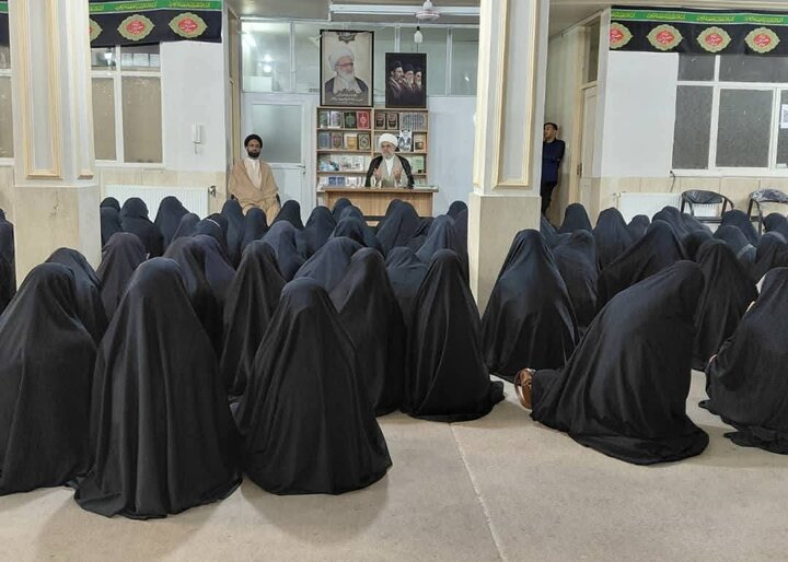 قم المقدسہ میں ہندوستانی طالبات کی حجۃ الاسلام شیخ قیس طائی سے اہم علمی نشست، خواتین کی تعلیم و تربیت اور معاشرتی کردار پر گفتگو