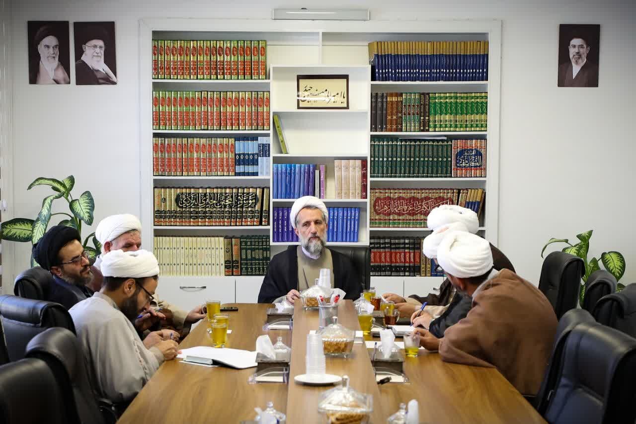 دوران دفاع مقدس، عرصه وحدت، همدلی و یکپارچگی ملت ایران بود/خاطرات شهدای روحانیت جمع آوری شود