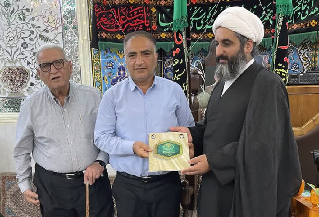مداحان تجمعات میدانی شهر بوشهر تجلیل شدند