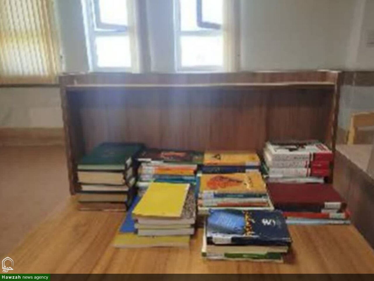 ساماندهی کتابخانه مدرسه خواهران ازنا با ثبت بیش از ۶۵۰ جلد کتاب