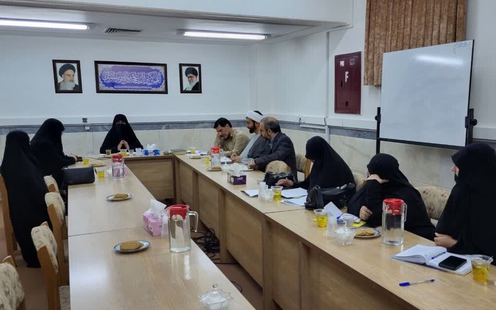 برگزاری جلسه شورای سیاست‌گذاری عفاف و حجاب در کمیته بانوان قرارگاه بلاغ مبین