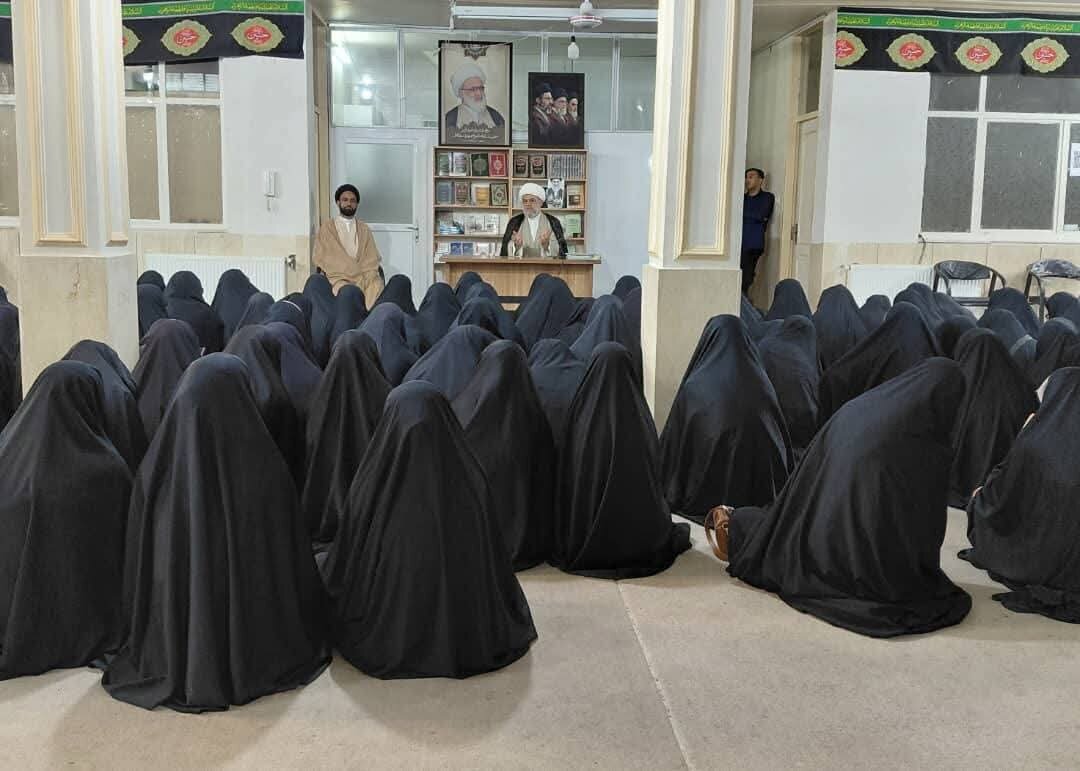 قم المقدسہ میں ہندوستانی طالبات کی حجۃ الاسلام شیخ قیس طائی سے اہم علمی نشست، خواتین کی تعلیم و تربیت اور معاشرتی کردار پر گفتگو