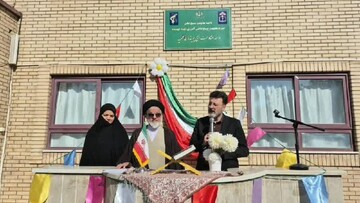 جشن «جوانه‌ها» با حضور امام جمعه نطنز در دبیرستان فاطمیه برگزار شد