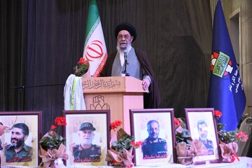 شهدا دیوار امنیت کشور را بنا کردند