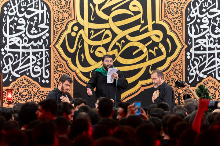 دومین محفل عزاداری شب رحلت بانوی کرامت در حرم مطهر قم