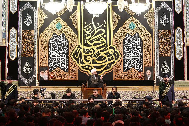 عزاداری پرشور نسل جوان در شب رحلت حضرت معصومه(س)