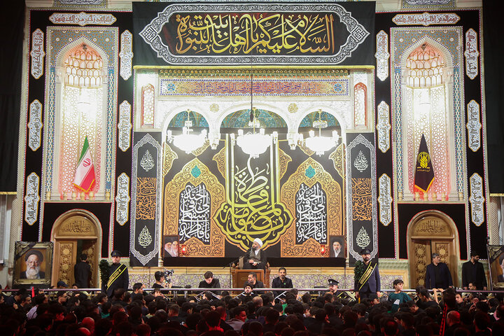 عزاداری پرشور نسل جوان در شب رحلت حضرت معصومه(س)