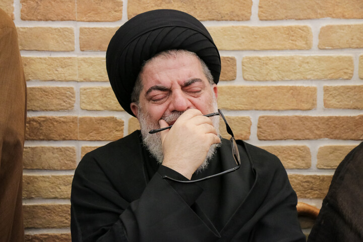 تصاویر/ حضور علما و شخصیت های حوزوی در دفتر مرحوم آیت‌الله العظمی شبیری زنجانی برای عرض تسلیت