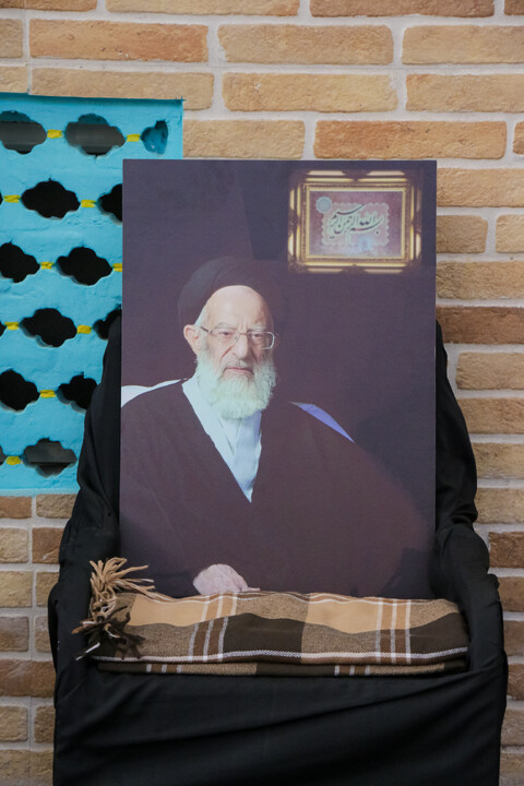تصاویر/ حضور علما و شخصیت های حوزوی در دفتر مرحوم آیت‌الله العظمی شبیری زنجانی برای عرض تسلیت