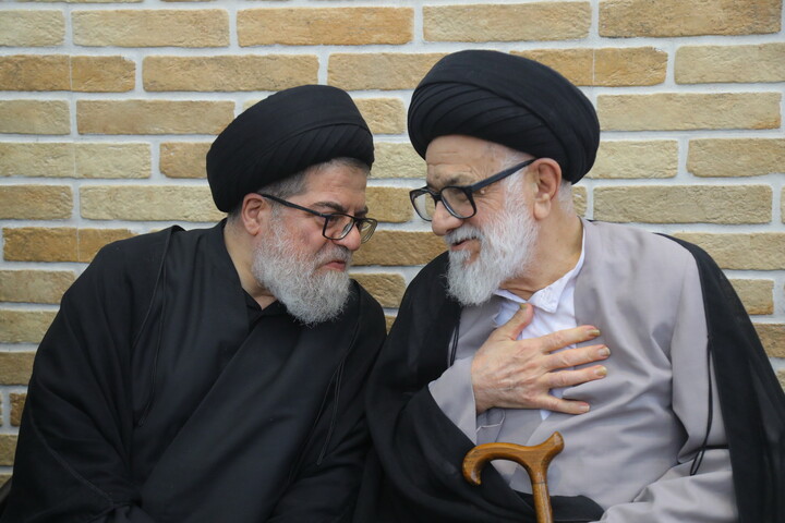 تصاویر / حضور علما و طلاب در بیت مرحوم آیت الله العظمی شبیری زنجانی