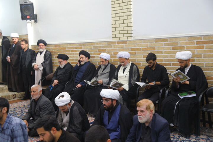 تصاویر / حضور علما و طلاب در بیت مرحوم آیت الله العظمی شبیری زنجانی