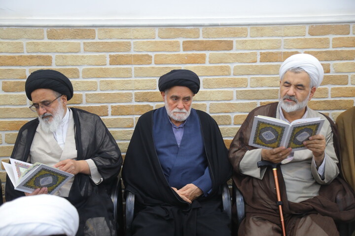 تصاویر / حضور علما و طلاب در بیت مرحوم آیت الله العظمی شبیری زنجانی