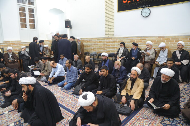 تصاویر / حضور علما و طلاب در بیت مرحوم آیت الله العظمی شبیری زنجانی