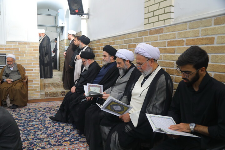 تصاویر / حضور علما و طلاب در بیت مرحوم آیت الله العظمی شبیری زنجانی