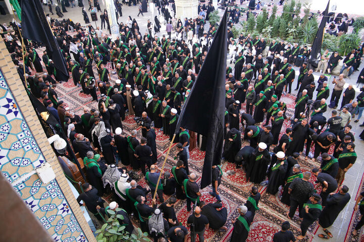 سوگواری مواکب‌داران عراقی در آستان کریمه اهل‌بیت(س)