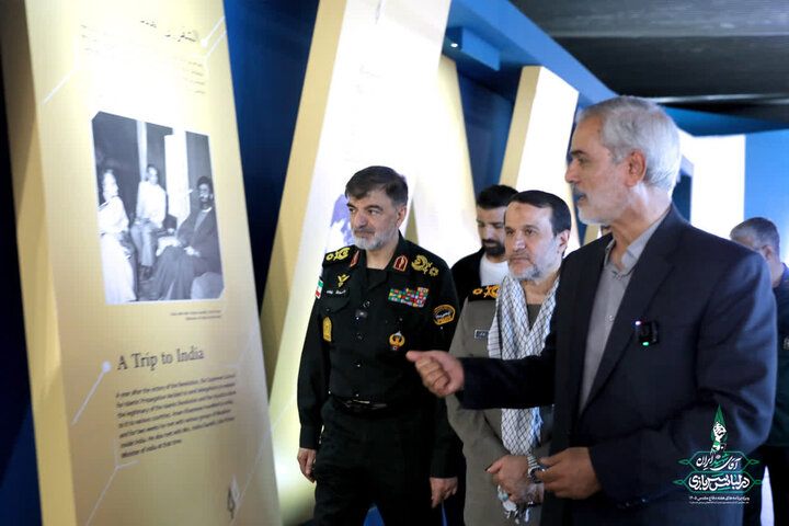 تصاویر/  بازدید فرمانده کل انتظامی جمهوری اسلامی ایران از نمایشگاه «در لباس سربازی»