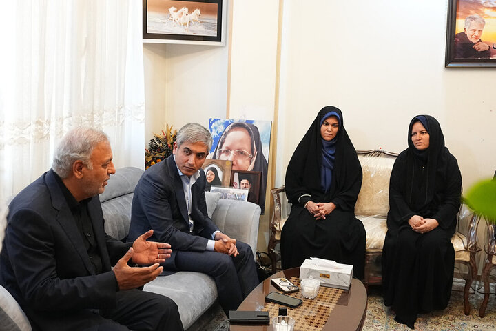 تصاویر/ دیدار نماینگان مجلس با خانواده شهید منصور عسگری