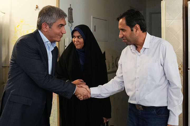 تصاویر/ دیدار نماینگان مجلس با خانواده شهید منصور عسگری