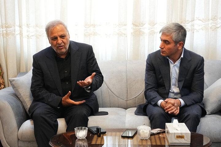 تصاویر/ دیدار نماینگان مجلس با خانواده شهید منصور عسگری