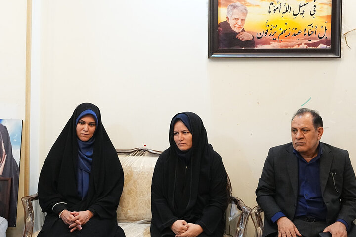تصاویر/ دیدار نماینگان مجلس با خانواده شهید منصور عسگری