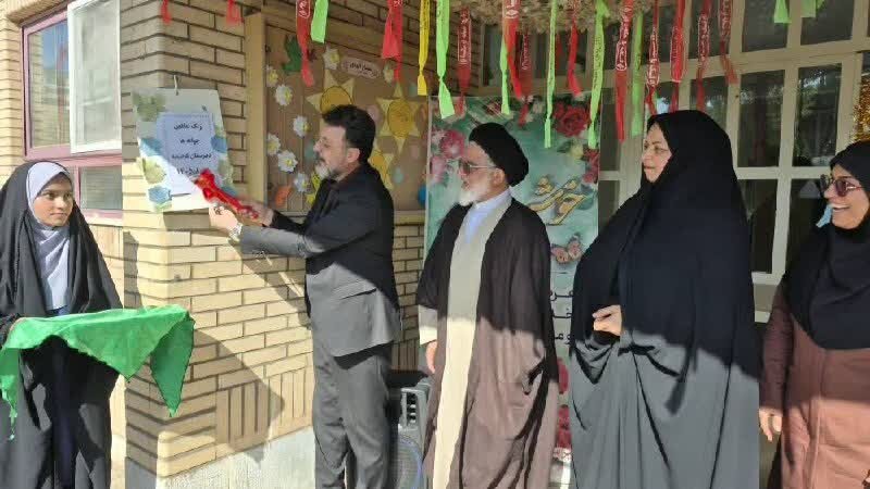 جشن «جوانه‌ها» با حضور امام جمعه نطنز در دبیرستان فاطمیه برگزار شد