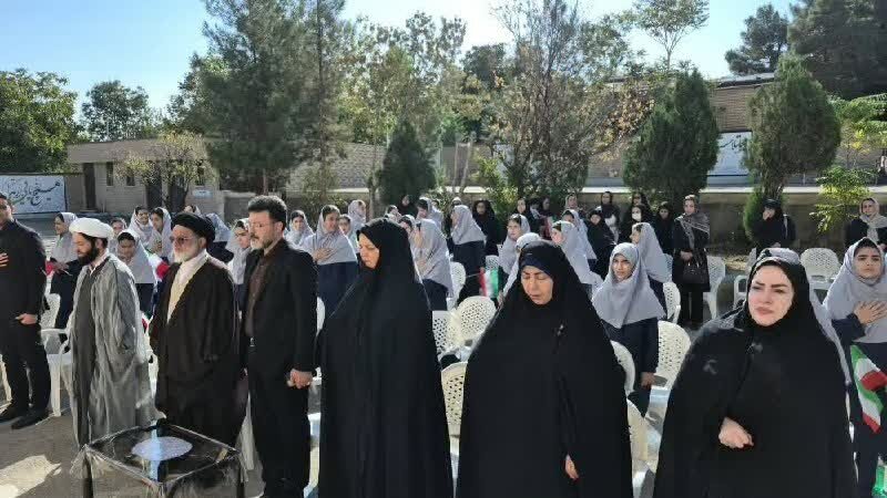 جشن «جوانه‌ها» با حضور امام جمعه نطنز در دبیرستان فاطمیه برگزارشد