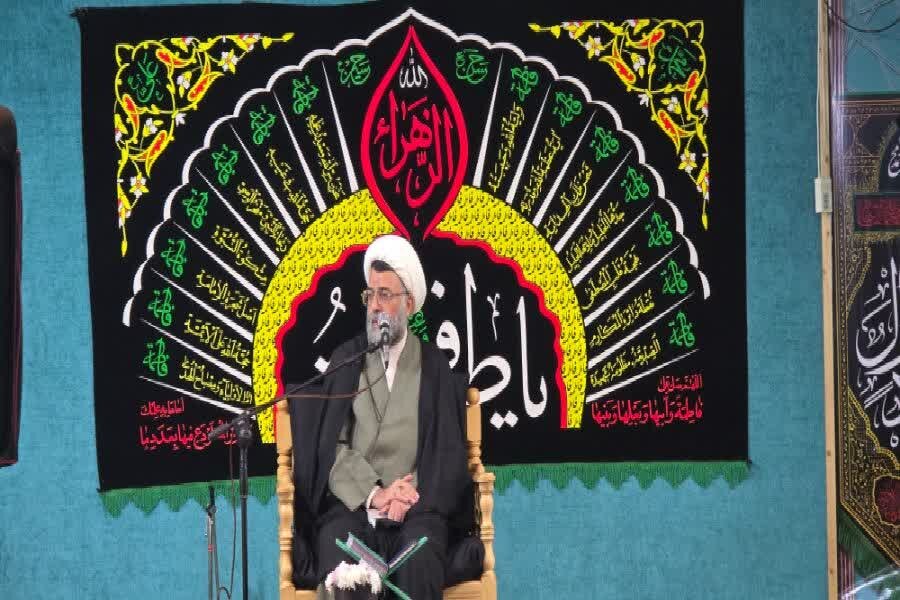 حضرت فاطمه معصومه(س) الگویی برای حرکت در مسیر بندگی است