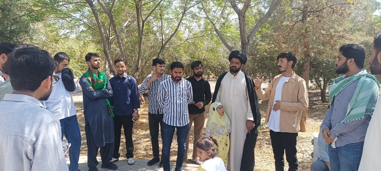 ایم ڈبلیو ایم اصفہان کے تحت طلاب اردو زبان کے لیے تخت فولاد اور گلستان شہداء کا معرفتی و زیارتی دورہ