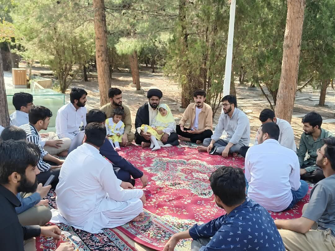 ایم ڈبلیو ایم اصفہان کے تحت طلاب اردو زبان کے لیے تخت فولاد اور گلستان شہداء کا معرفتی و زیارتی دورہ