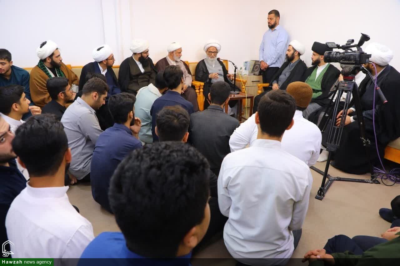 تصاویر / دیدار طلاب برگزیده مدرسه علمیه امام خمینی (ره) گرگان با علمای نجف اشرف