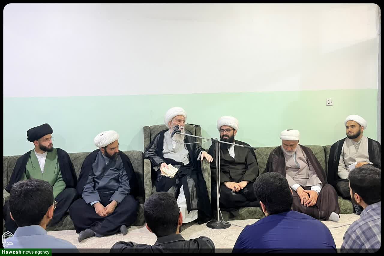 تصاویر / دیدار طلاب برگزیده مدرسه علمیه امام خمینی (ره) گرگان با علمای نجف اشرف