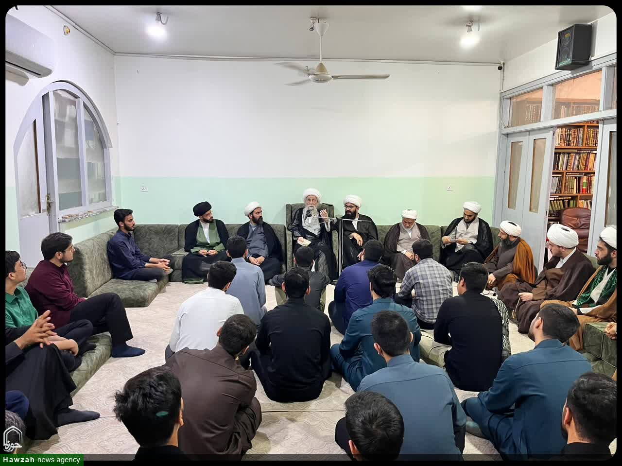 تصاویر / دیدار طلاب برگزیده مدرسه علمیه امام خمینی (ره) گرگان با علمای نجف اشرف