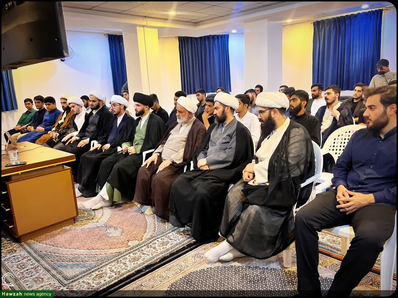 تصاویر / دیدار طلاب برگزیده مدرسه علمیه امام خمینی (ره) گرگان با علمای نجف اشرف