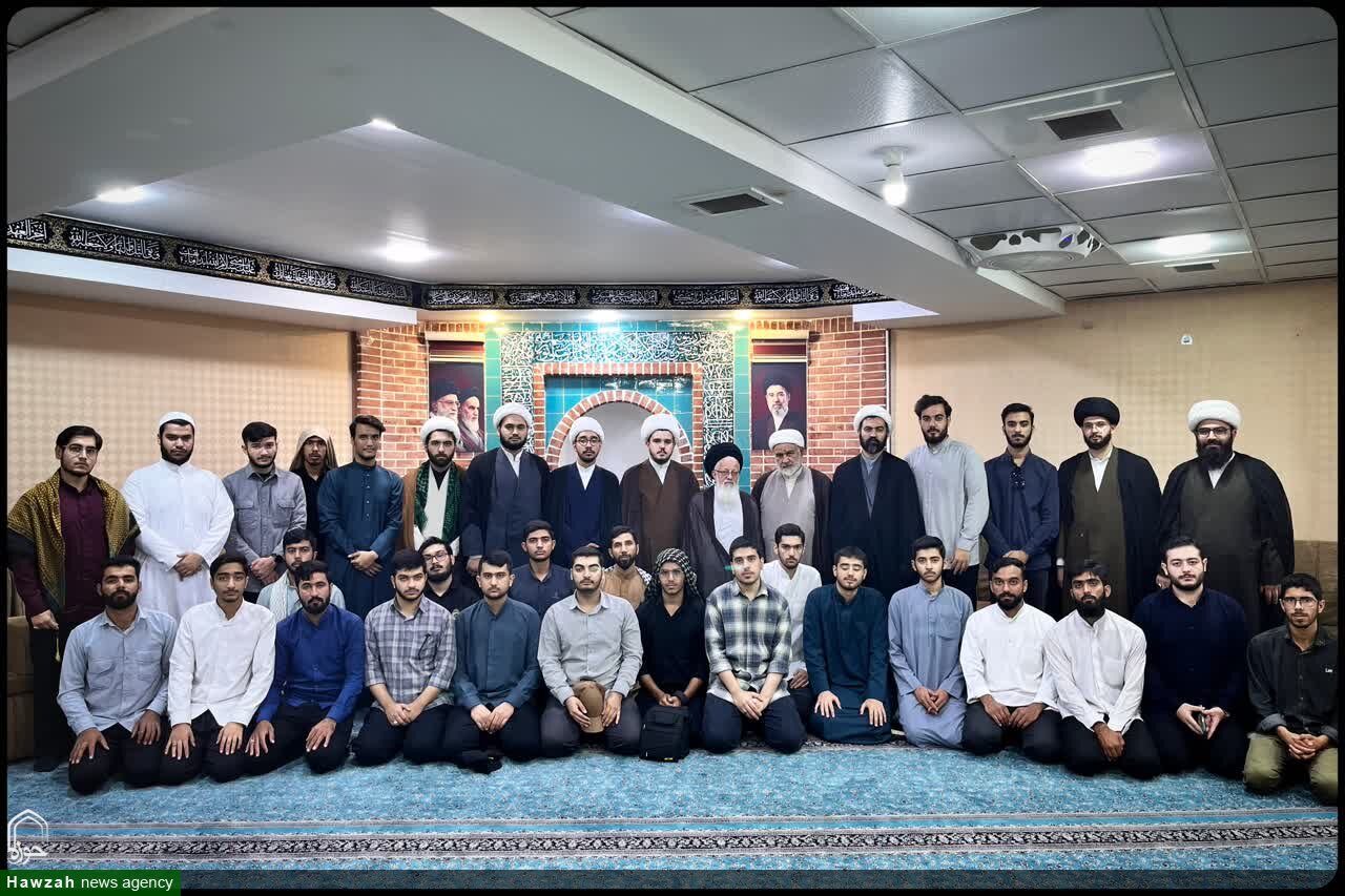 تصاویر / دیدار طلاب برگزیده مدرسه علمیه امام خمینی (ره) گرگان با علمای نجف اشرف