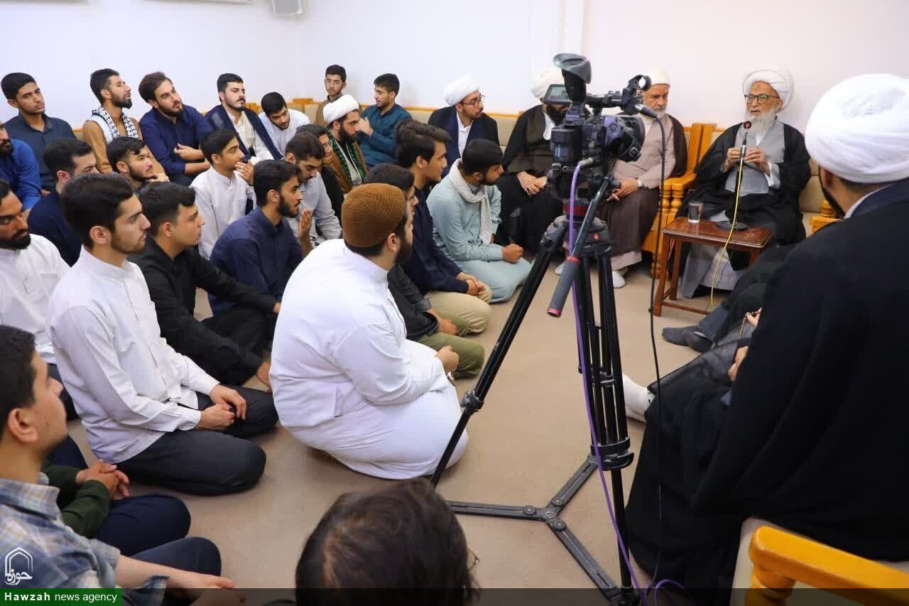 تأکید مراجع عظام و علمای نجف‌اشرف بر ضرورت پیوند «پژوهش، تخصص و تهذیب» در مدارس علمیه+ عکس