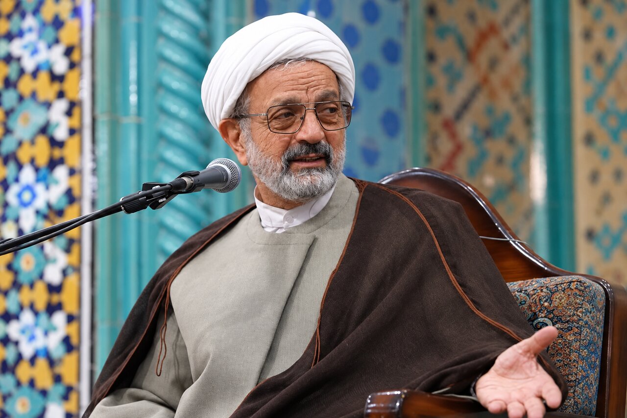 بصیرت واقعی با زلال شدن دل و شناخت مسیر حق شکل می‌گیرد