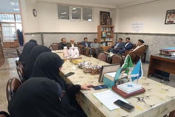 ظرفیت‌های همکاری حوزه علمیه خواهران و فرمانداری تویسرکان بررسی شد
