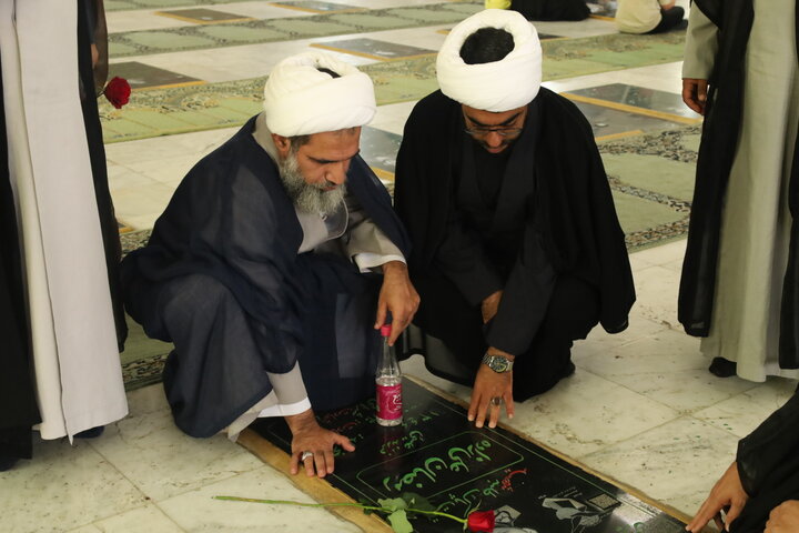 گزارش تصویری |تجدید میثاق طلاب و روحانیون اصفهان با شهدا در آغاز هفته دفاع مقدس