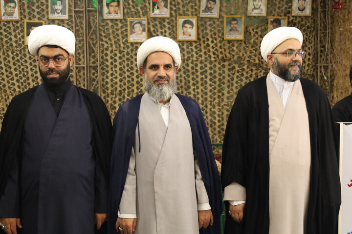 گزارش تصویری |تجدید میثاق طلاب و روحانیون اصفهان با شهدا در آغاز هفته دفاع مقدس