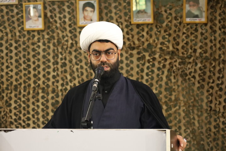گزارش تصویری |تجدید میثاق طلاب و روحانیون اصفهان با شهدا در آغاز هفته دفاع مقدس