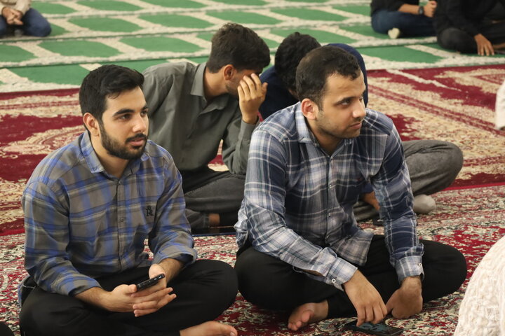 گزارش تصویری |تجدید میثاق طلاب و روحانیون اصفهان با شهدا در آغاز هفته دفاع مقدس